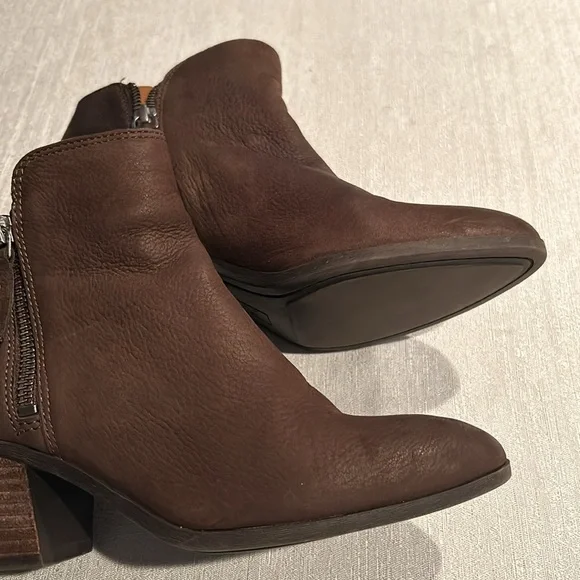 FRYE Women’s Brown Ankle Booties Distressed Texture All Over Size 6 Gently Used - Picture 6 of 16